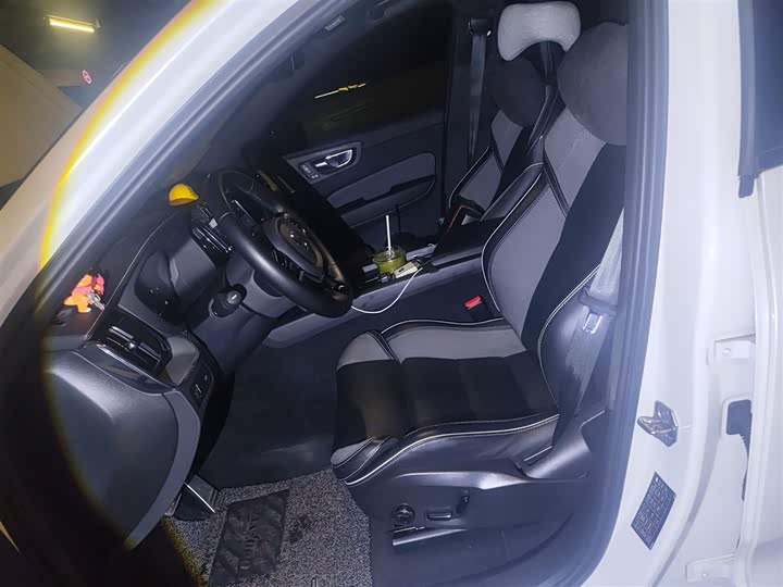 Фото 8 - Volvo XC60