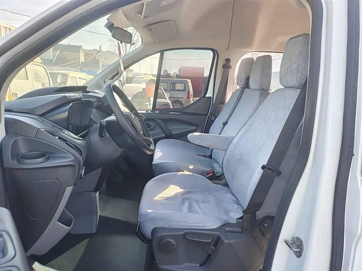 Фото 10 - Ford Transit