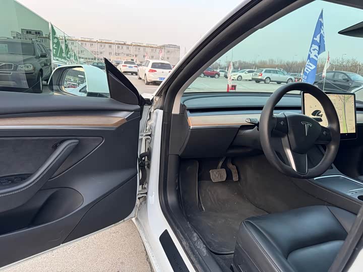 Фото 5 - Tesla Model 3