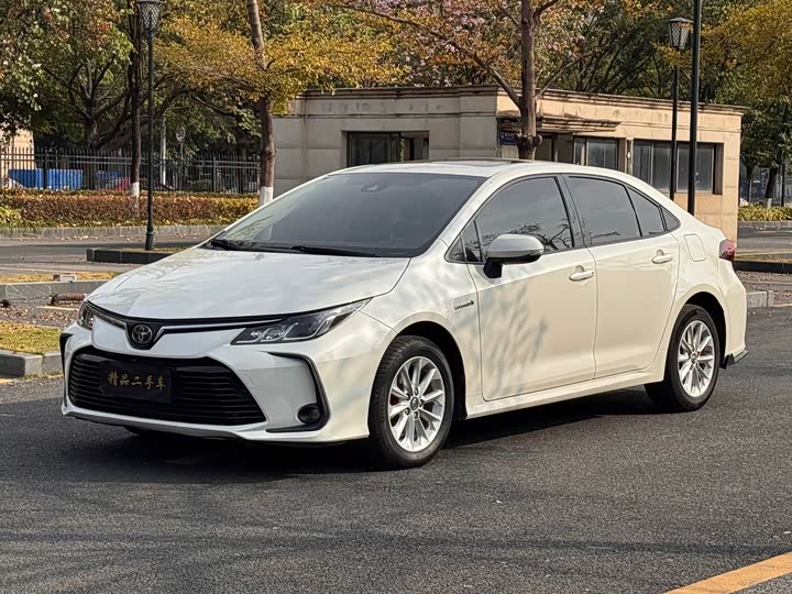 Фото 1 - Toyota Corolla