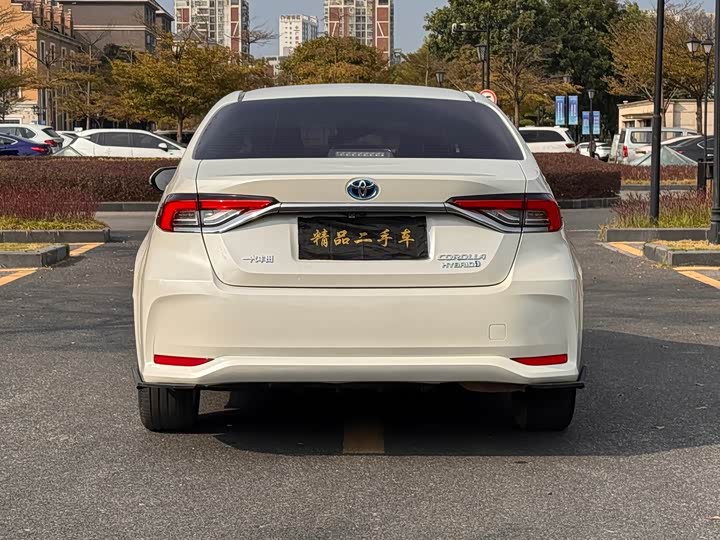 Фото 5 - Toyota Corolla