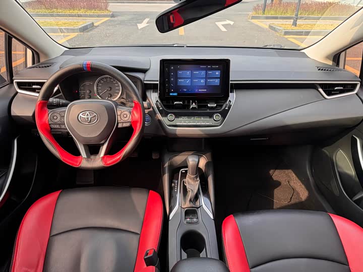 Фото 7 - Toyota Corolla