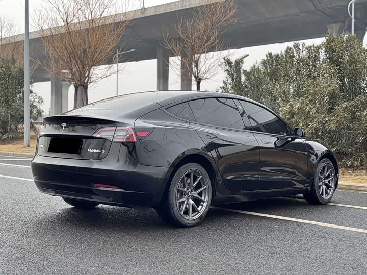 Фото 7 - Tesla Model 3