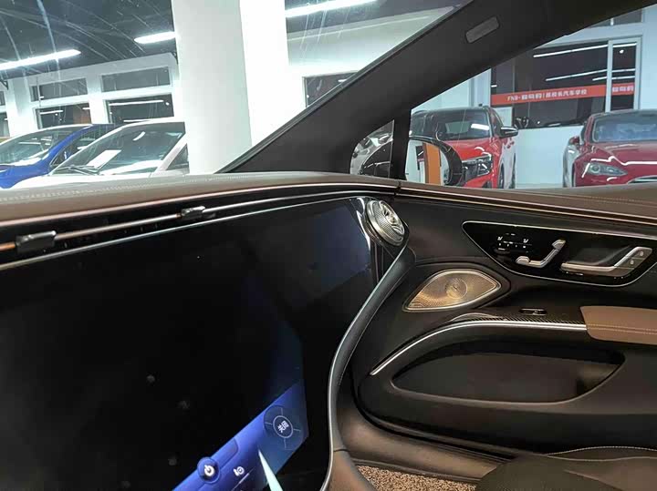 Фото 9 - Mercedes-Benz EQS AMG