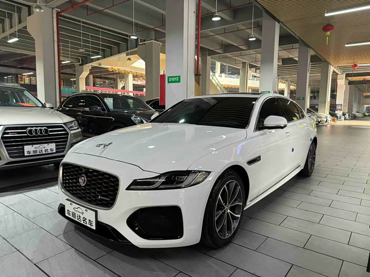 Фото 1 - Jaguar XF L