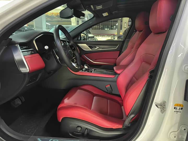 Фото 3 - Jaguar XF L