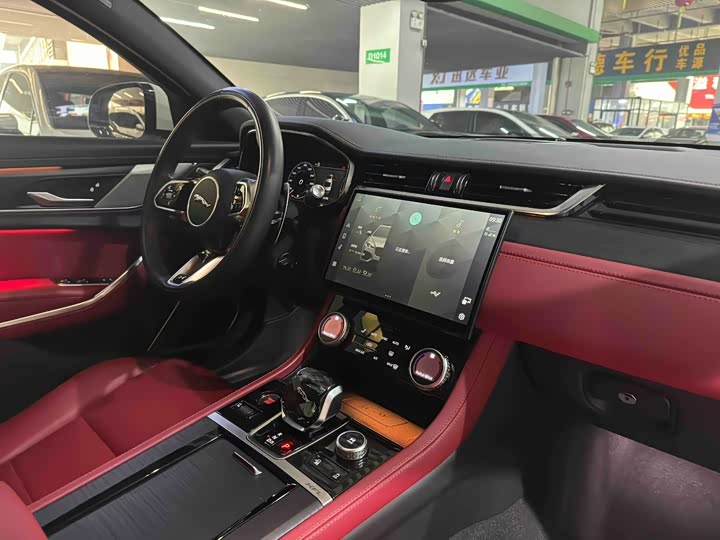 Фото 4 - Jaguar XF L