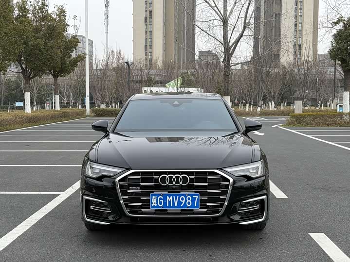 Фото 2 - Audi A6L