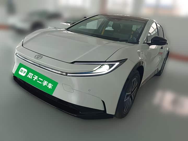 Фото 1 - Toyota bZ5