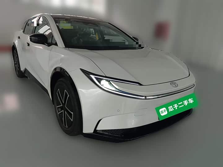 Фото 7 - Toyota bZ5