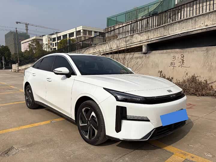 Фото 3 - Geely Galaxy L6