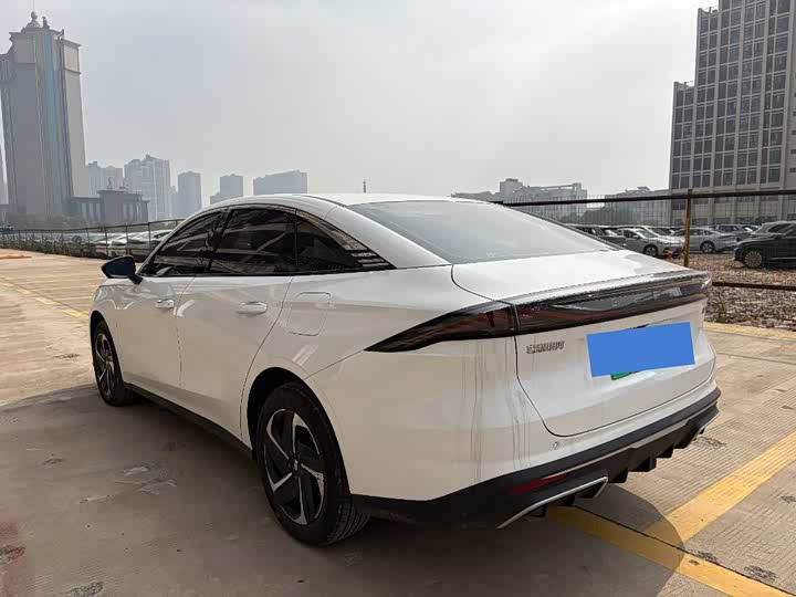 Фото 7 - Geely Galaxy L6