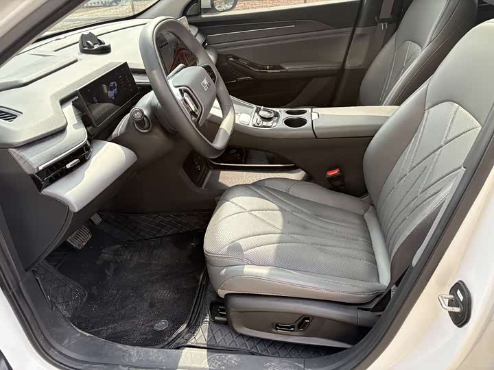 Фото 8 - Geely Galaxy L6