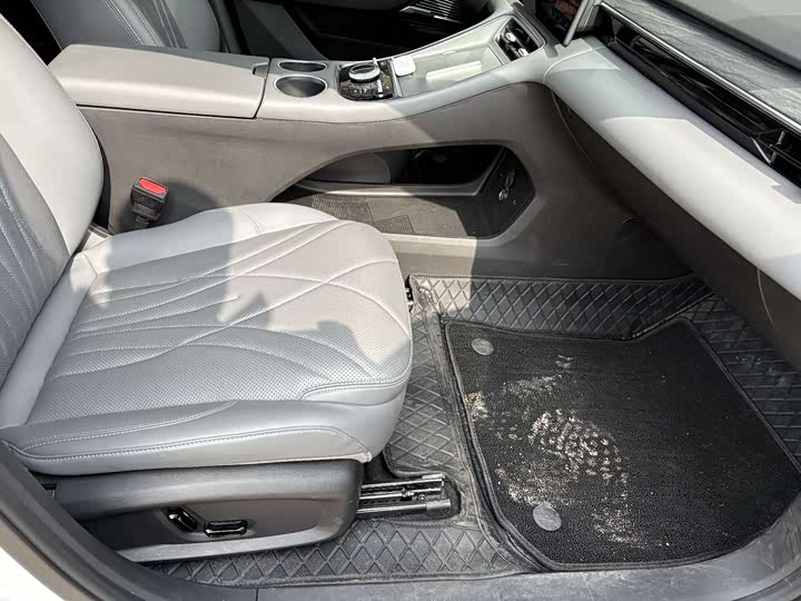 Фото 9 - Geely Galaxy L6