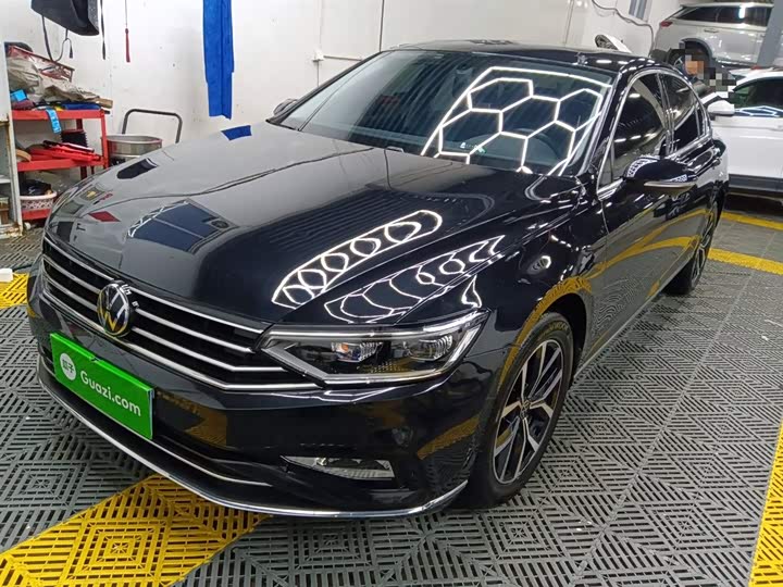 Фото 2 - Volkswagen Magotan