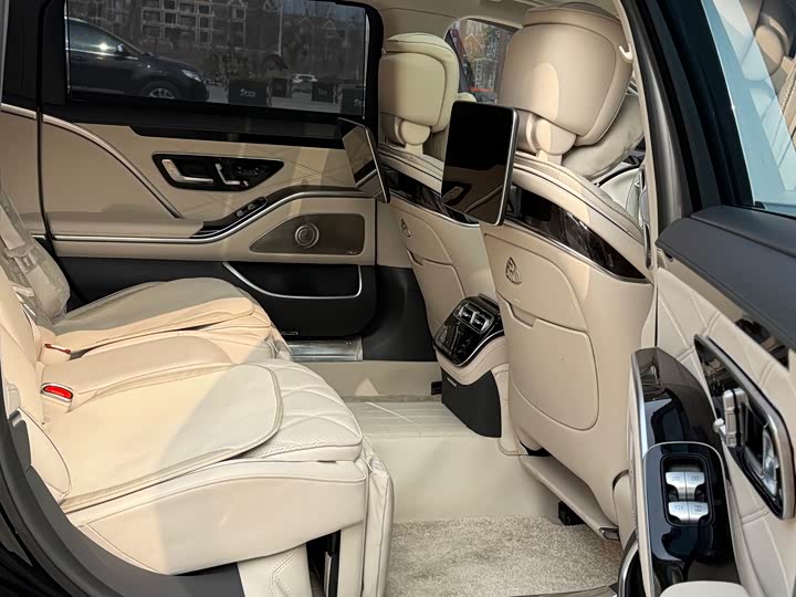Фото 8 - Mercedes-Benz Maybach S-Class