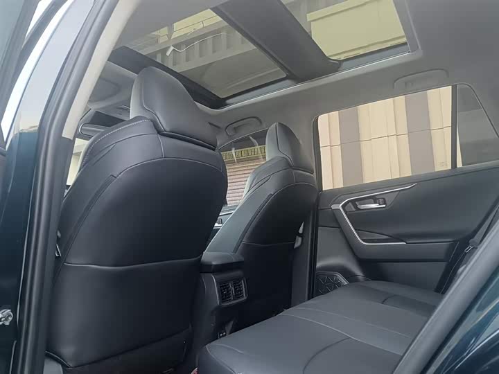 Фото 4 - Toyota Wildlander