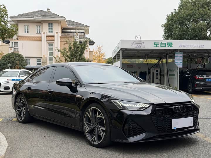 Фото 4 - Audi A7L