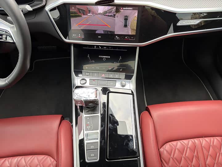 Фото 8 - Audi A7L