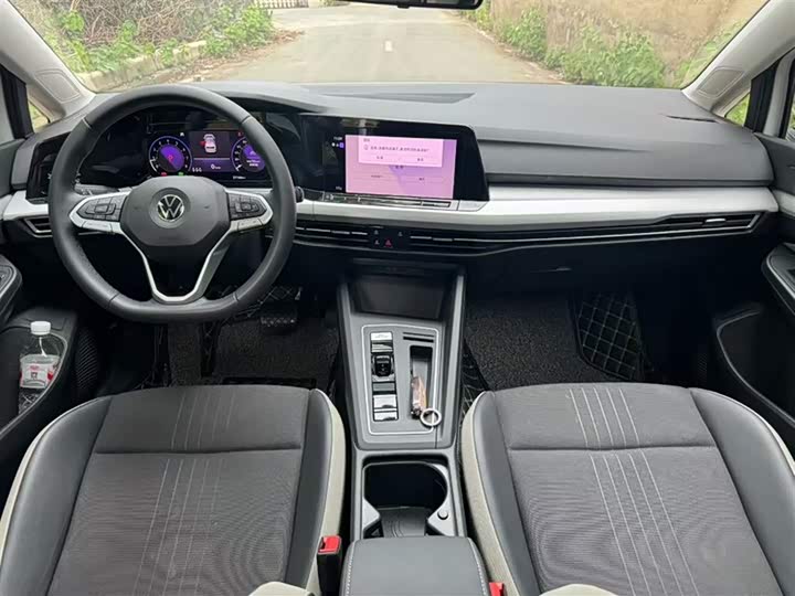 Фото 5 - Volkswagen Golf