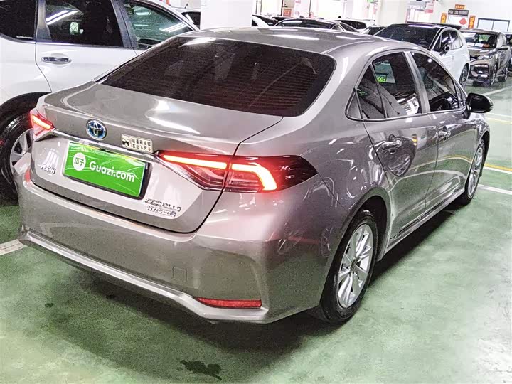 Фото 7 - Toyota Corolla