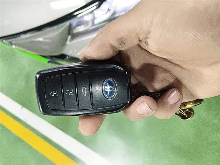 Фото 9 - Toyota Corolla