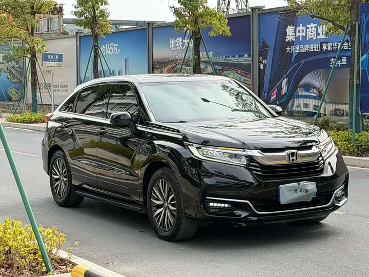 Фото 3 - Honda Avancier