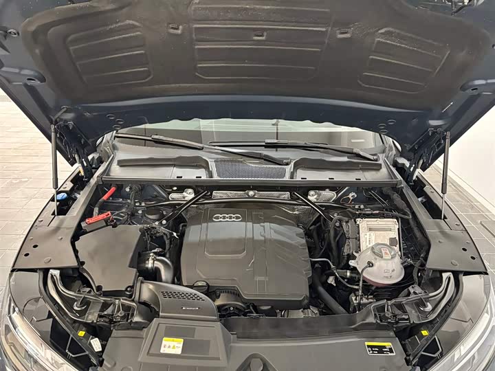 Фото 6 - Audi Q5L