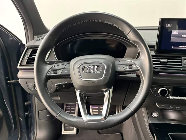 Фото 8 - Audi Q5L