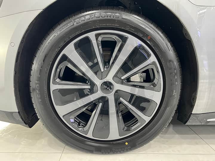 Фото 9 - Luxeed S7