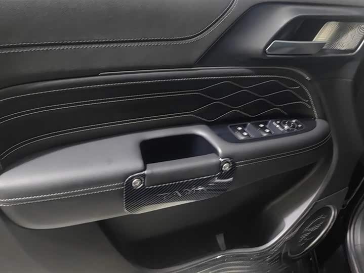 Фото 7 - Tank 300