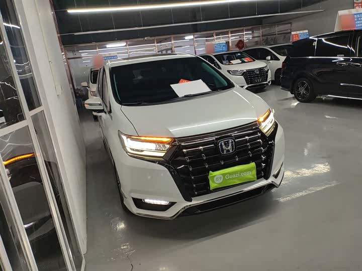 Фото 4 - Honda Elysion