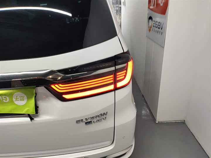 Фото 8 - Honda Elysion