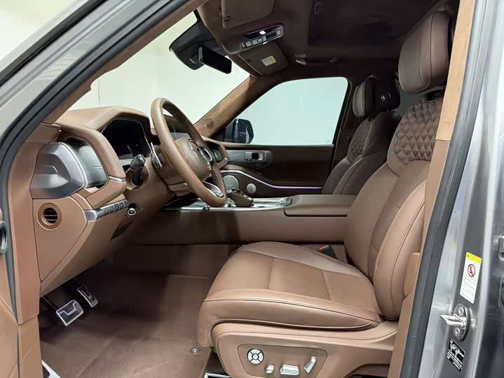 Фото 4 - Tank 700 Hybrid