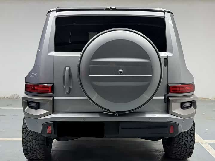 Фото 8 - Tank 700 Hybrid