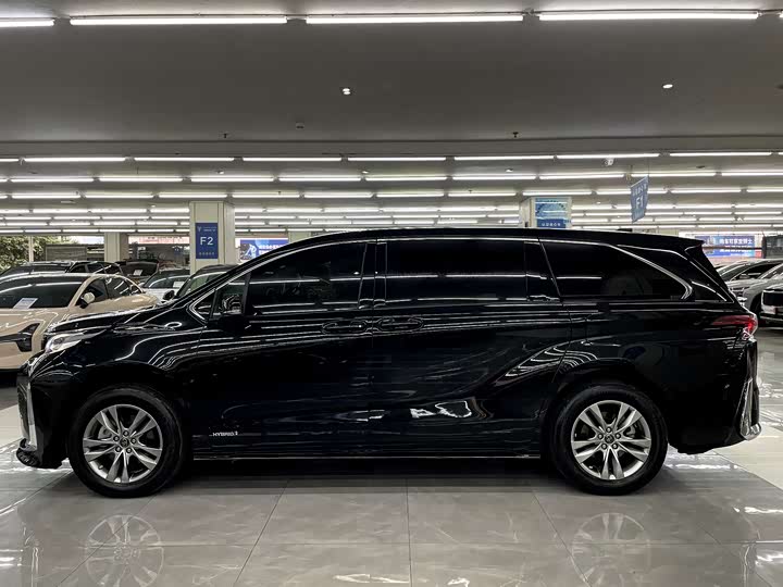 Фото 6 - Toyota Sienna