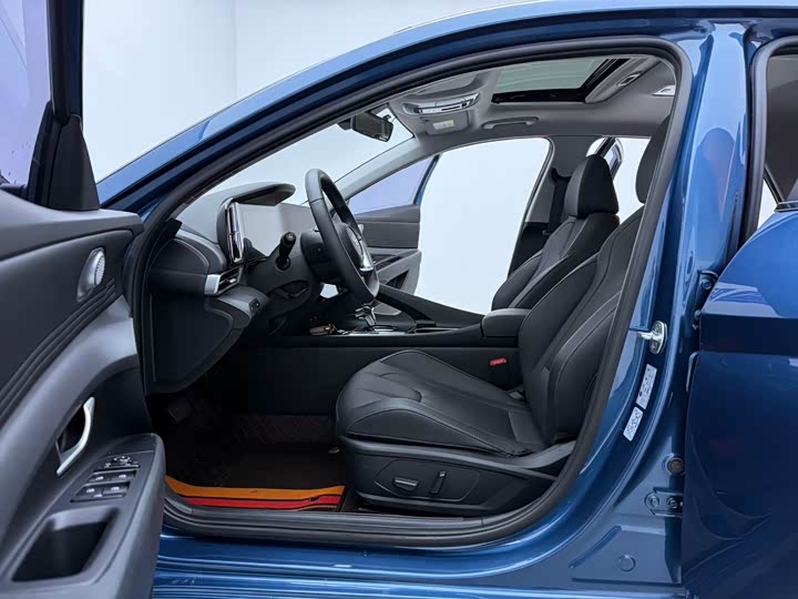 Фото 5 - Hyundai Elantra N line