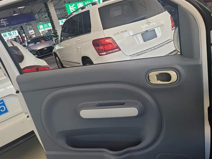 Фото 7 - Bestune Pony