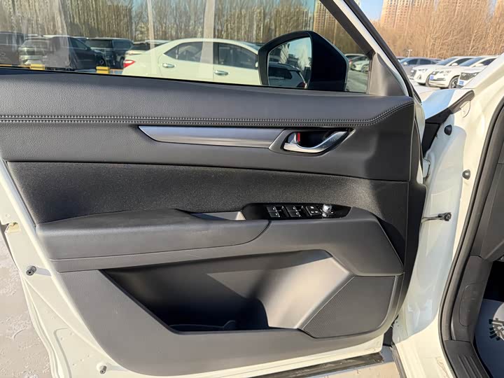 Фото 8 - Mazda CX-5