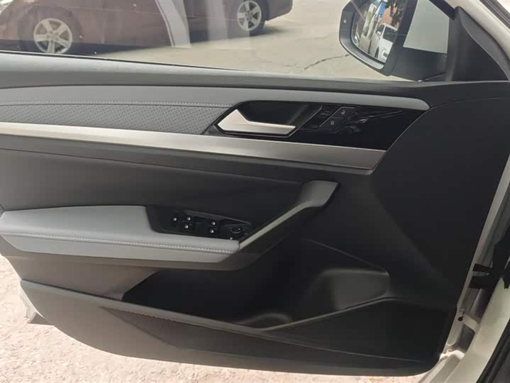 Фото 7 - Volkswagen Lavida