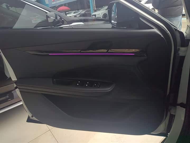 Фото 7 - Changan UNI-V