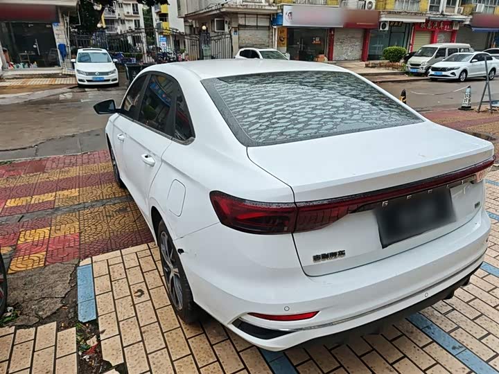 Фото 5 - Geely Emgrand