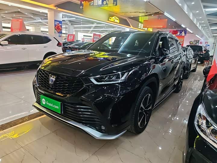 Фото 2 - Toyota Crown Kluger