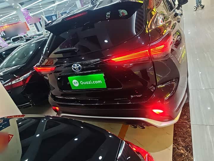 Фото 6 - Toyota Crown Kluger