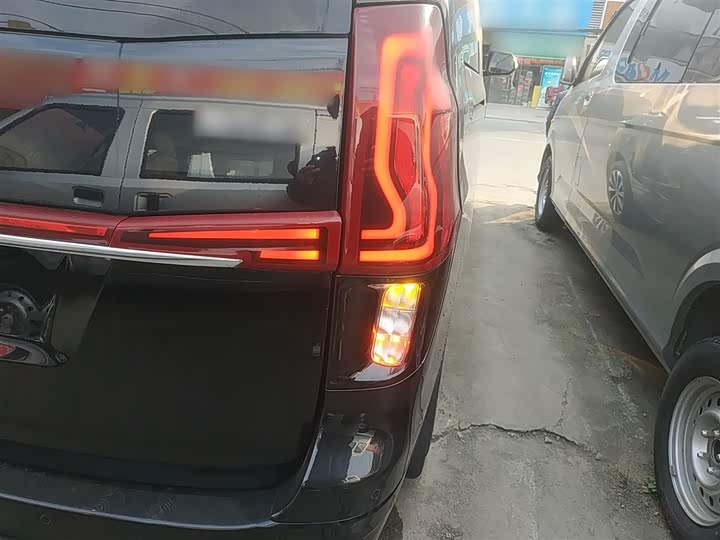 Фото 8 - Dongfeng Forthing M7