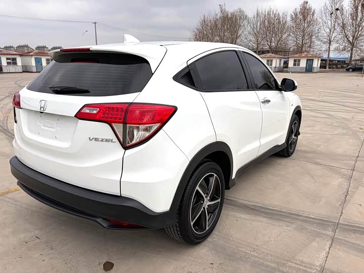 Фото 4 - Honda Vezel