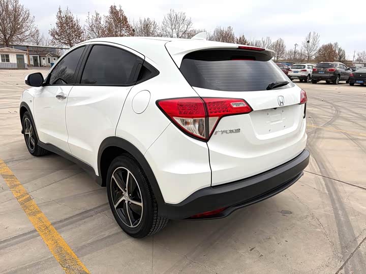 Фото 6 - Honda Vezel