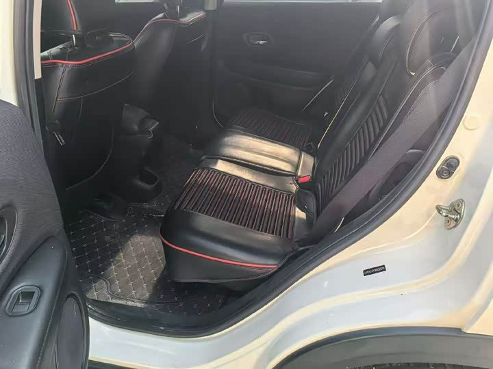 Фото 7 - Honda Vezel