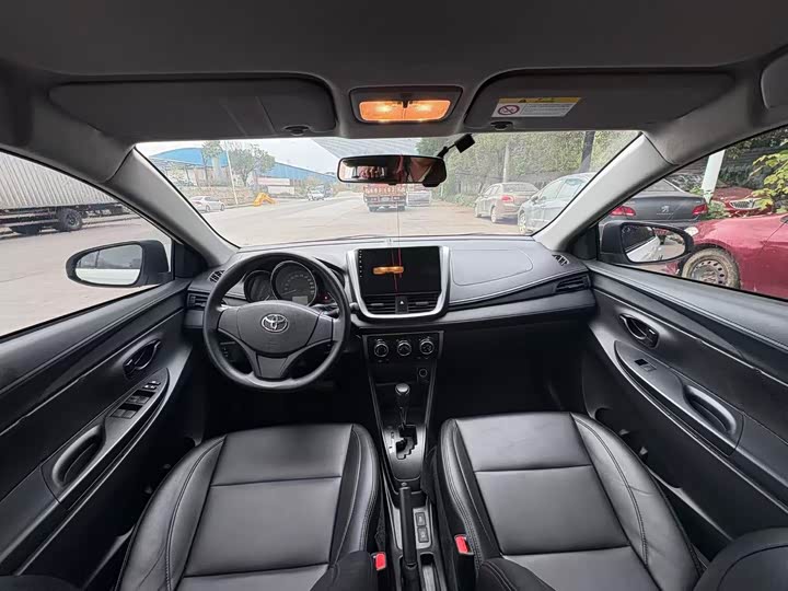 Фото 5 - Toyota Vios