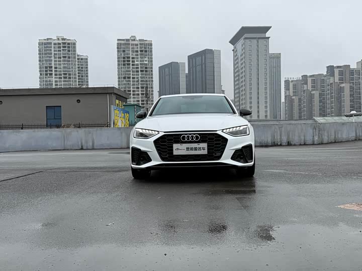 Фото 2 - Audi A4L